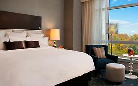 Renaissance Arlington Capital View Hotel